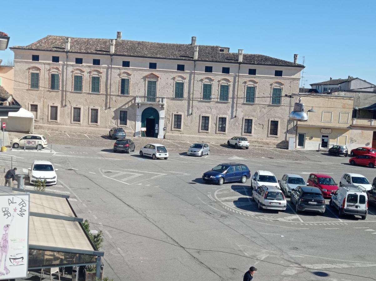 House Piazza Vittoria Medole Exterior foto